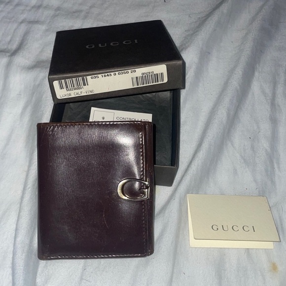 - GUCCI small bifold leather wallet with soft leather lining. Full inclusi… - Picture 8 of 15